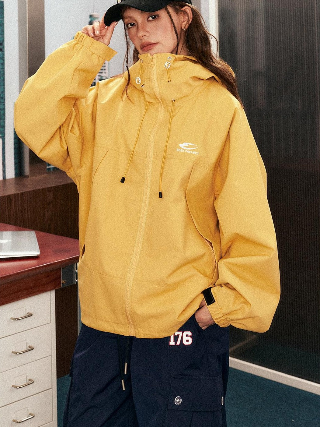 EZEK Lightweight Hooded Drawstring Hem Women's Windbreakers