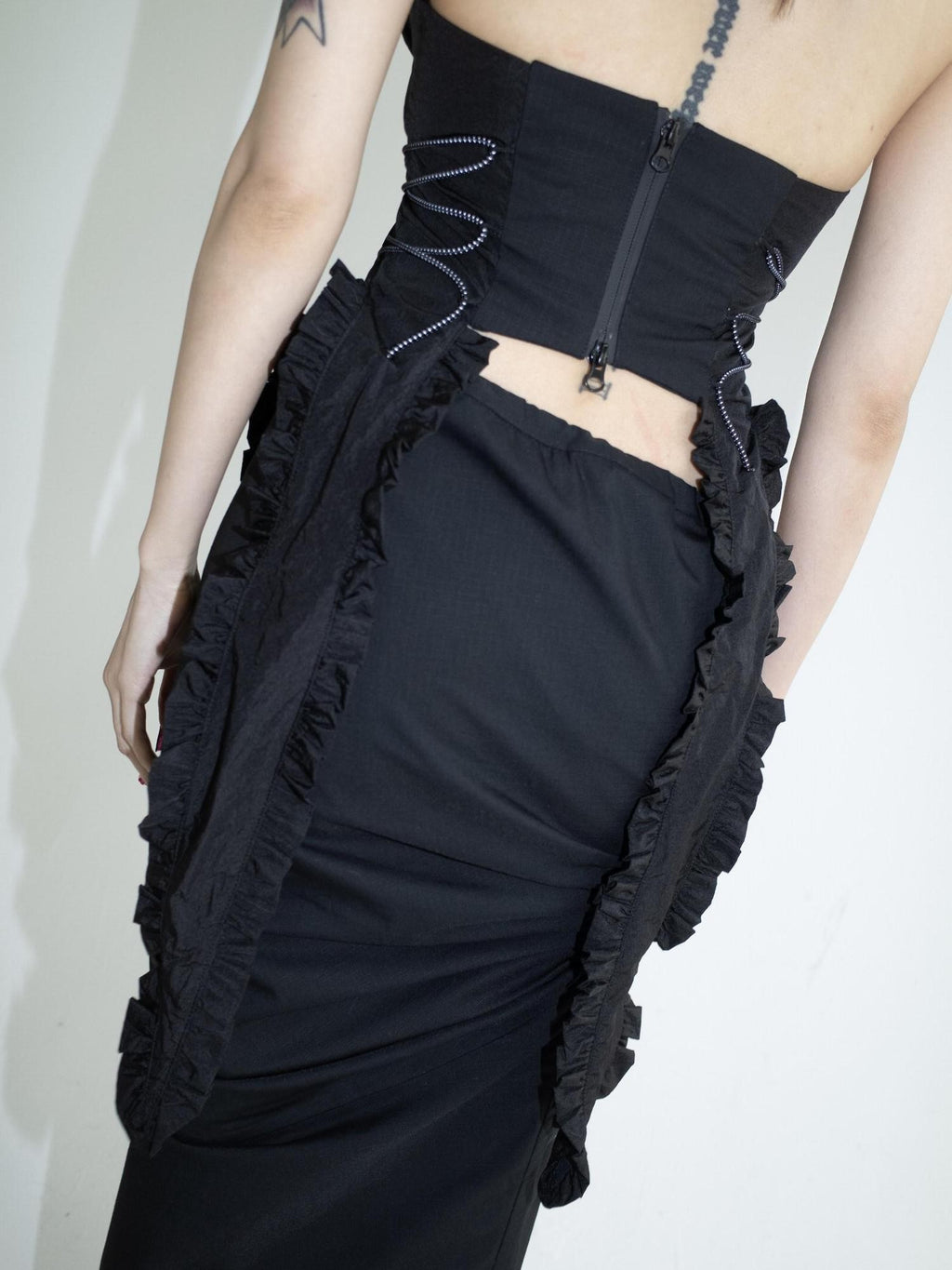 FOURFORTY Black Water Repellent Low Waist Sporty Women's Polyester Mermaid Skirts
