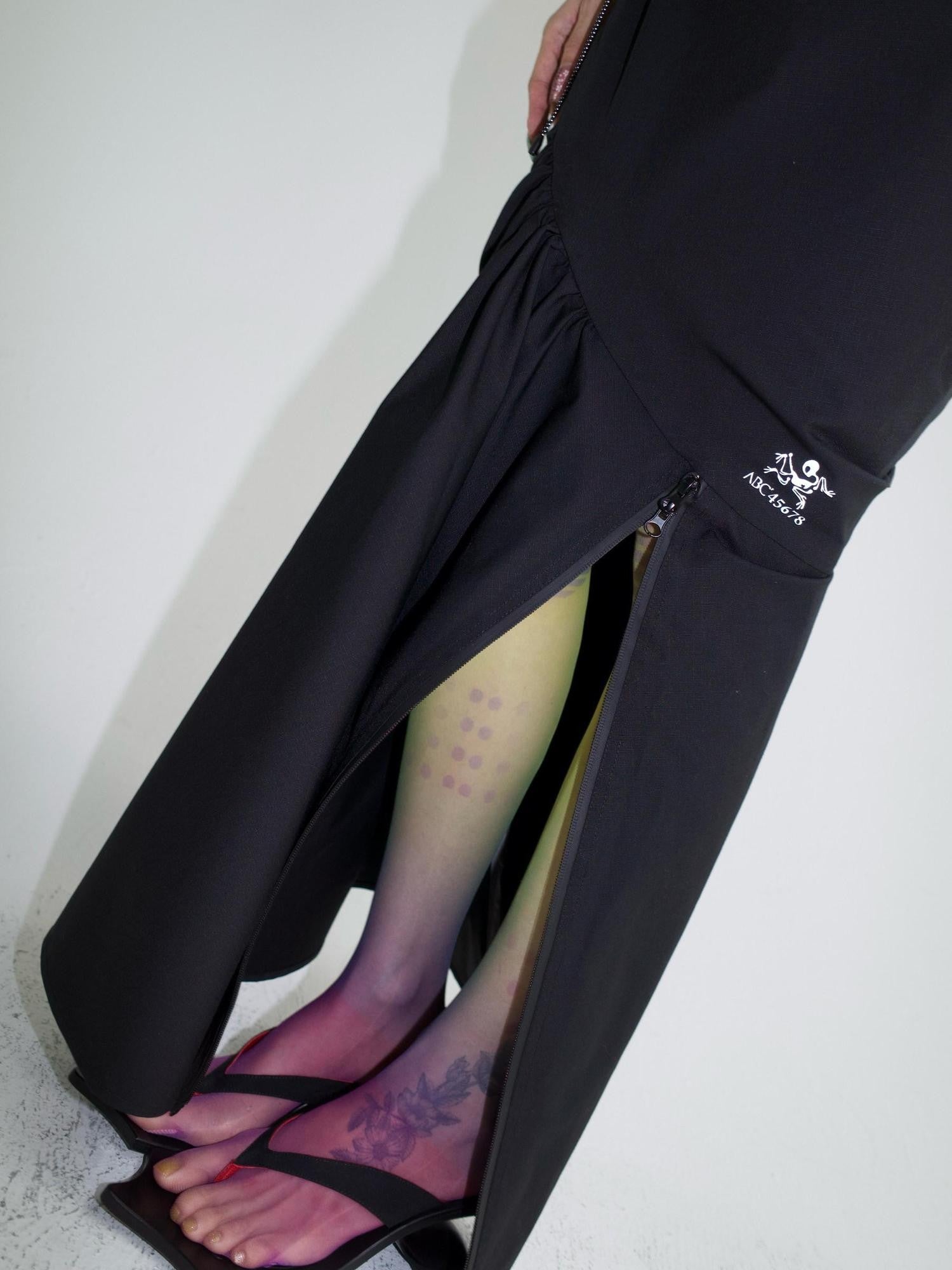 FOURFORTY Black Water Repellent Low Waist Sporty Women's Polyester Mermaid Skirts