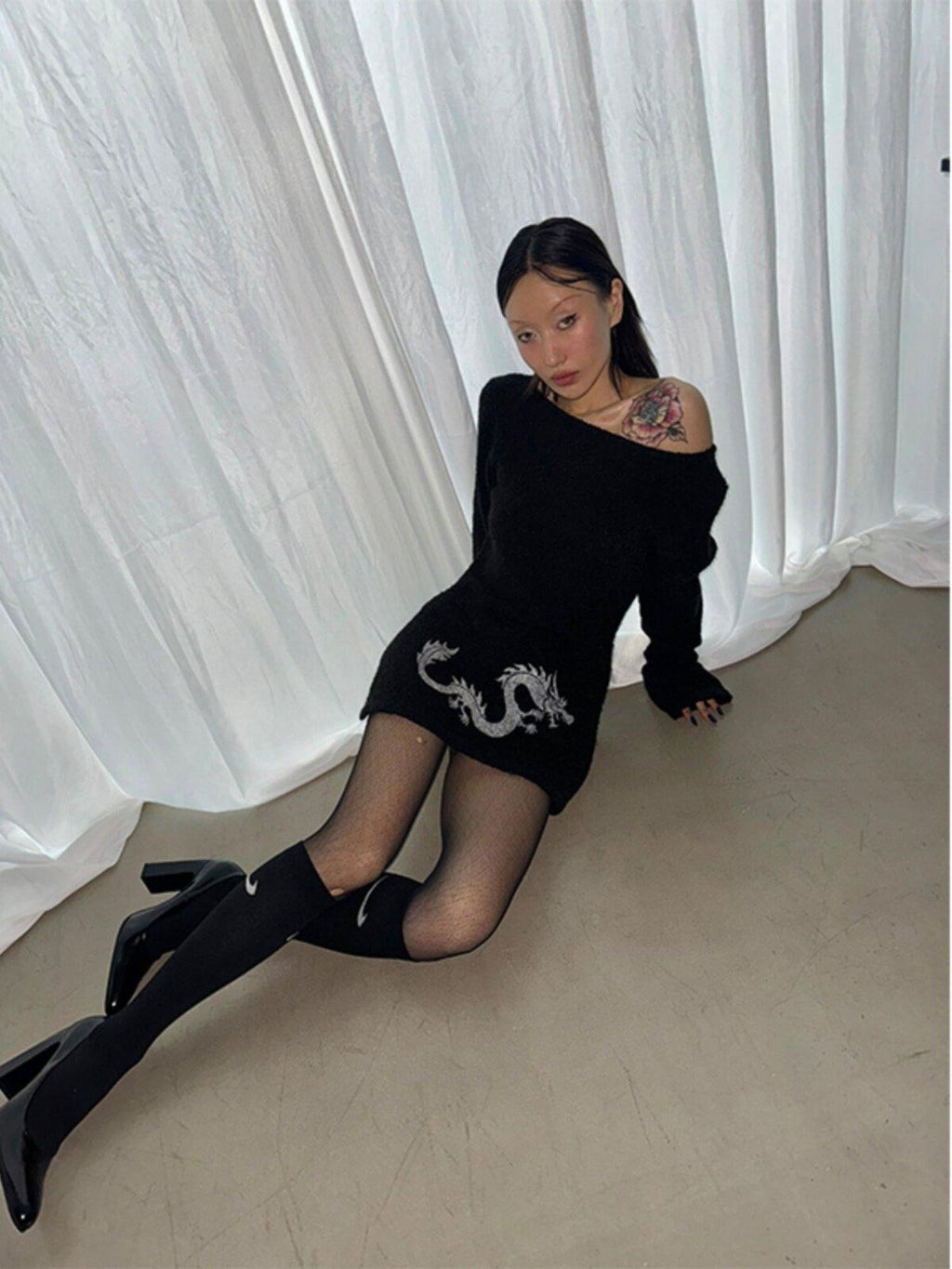 FOURFORTY Dragon Girl Pattern Off Shoulder Loop Knit Skin Friendly Women's Sweaters