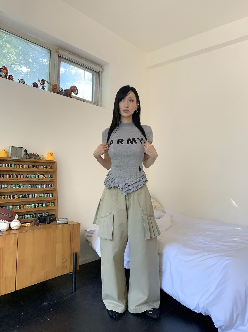 FOURFORTY Washed Distressed Pleated Straight Leg Cotton Women's Cargo Pants