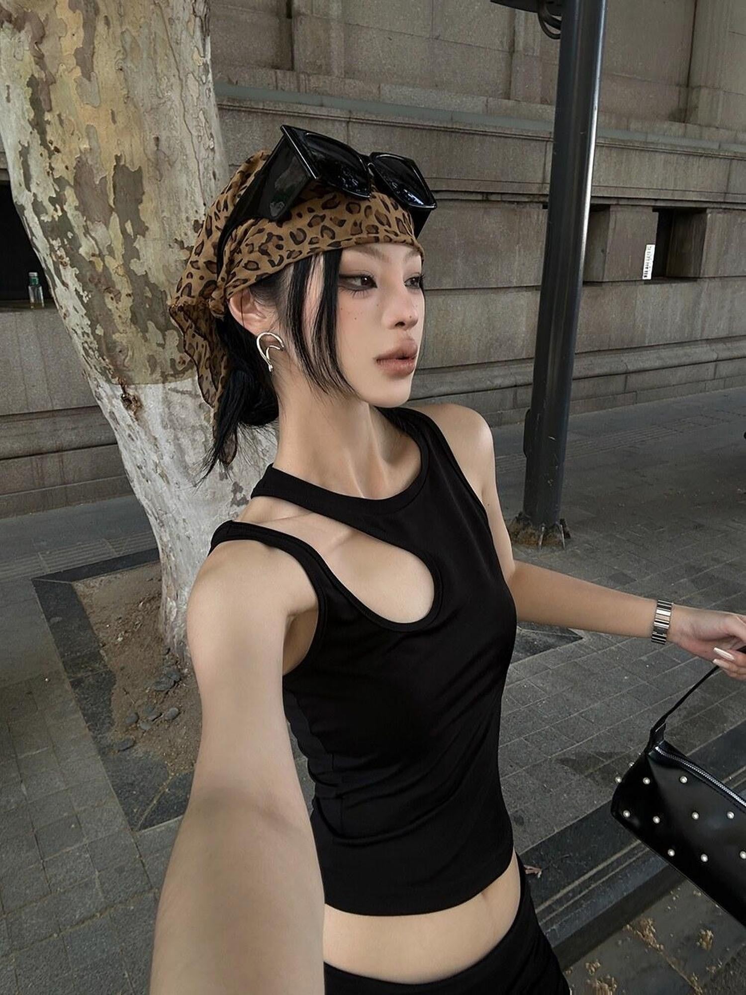 Fanptntox Black Cutout Racerback Slim Fit Street Style Women's Other Fabric Tank Tops