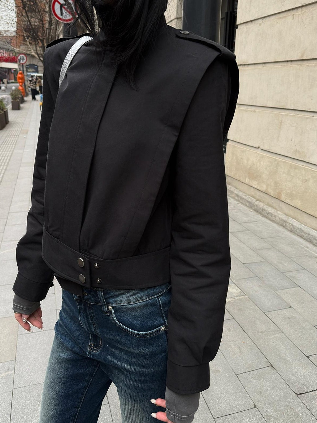 Fanptntox Black Padded Shoulder Cropped Stand Collar Zip Front Women's Moto Jackets