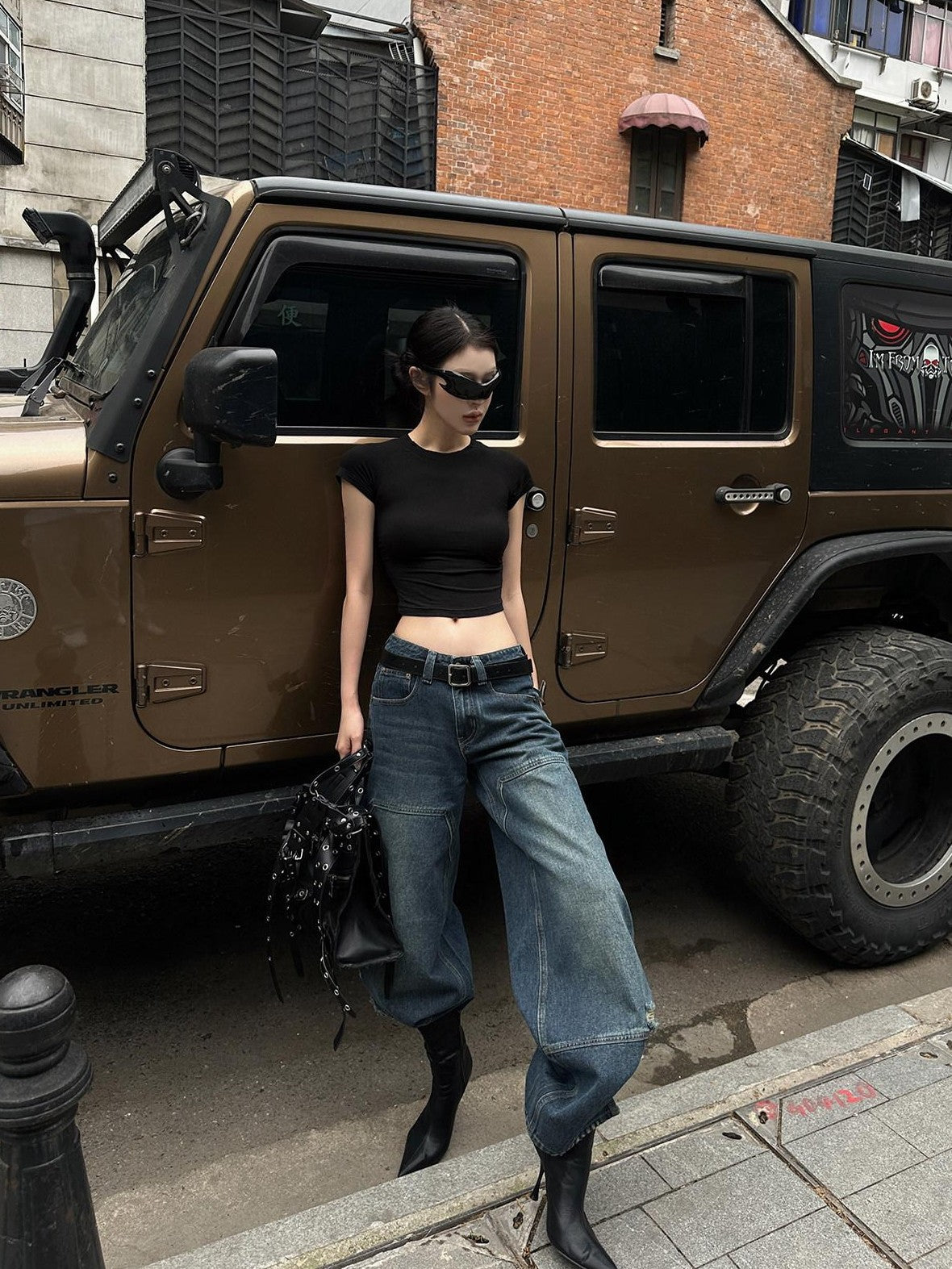 Fanptntox Black Spliced Lace Back Cropped Short Sleeve Women's Slim T-shirts