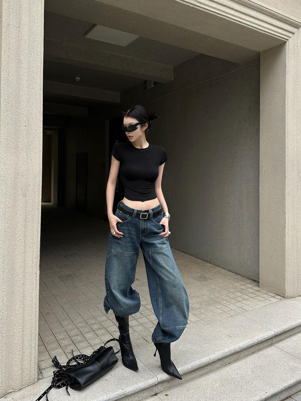 Fanptntox Black Spliced Lace Back Cropped Short Sleeve Women's Slim T-shirts