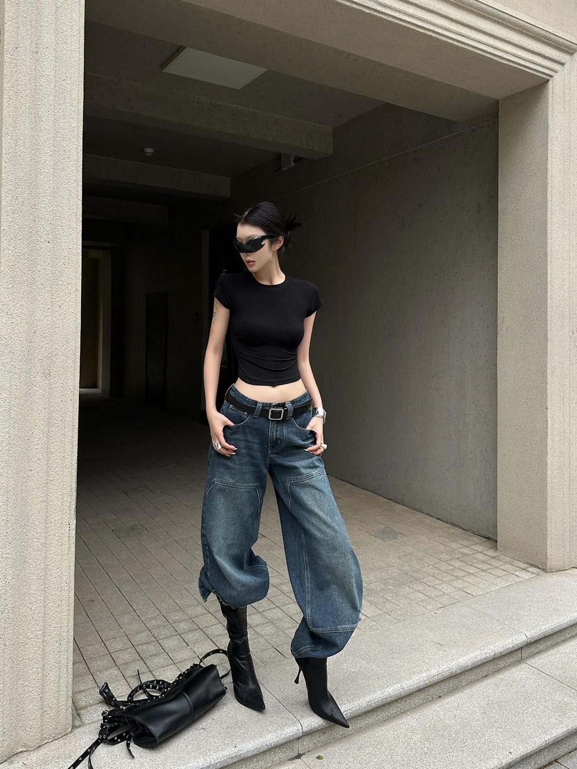 Fanptntox Black Spliced Lace Back Cropped Short Sleeve Women's Slim T-shirts