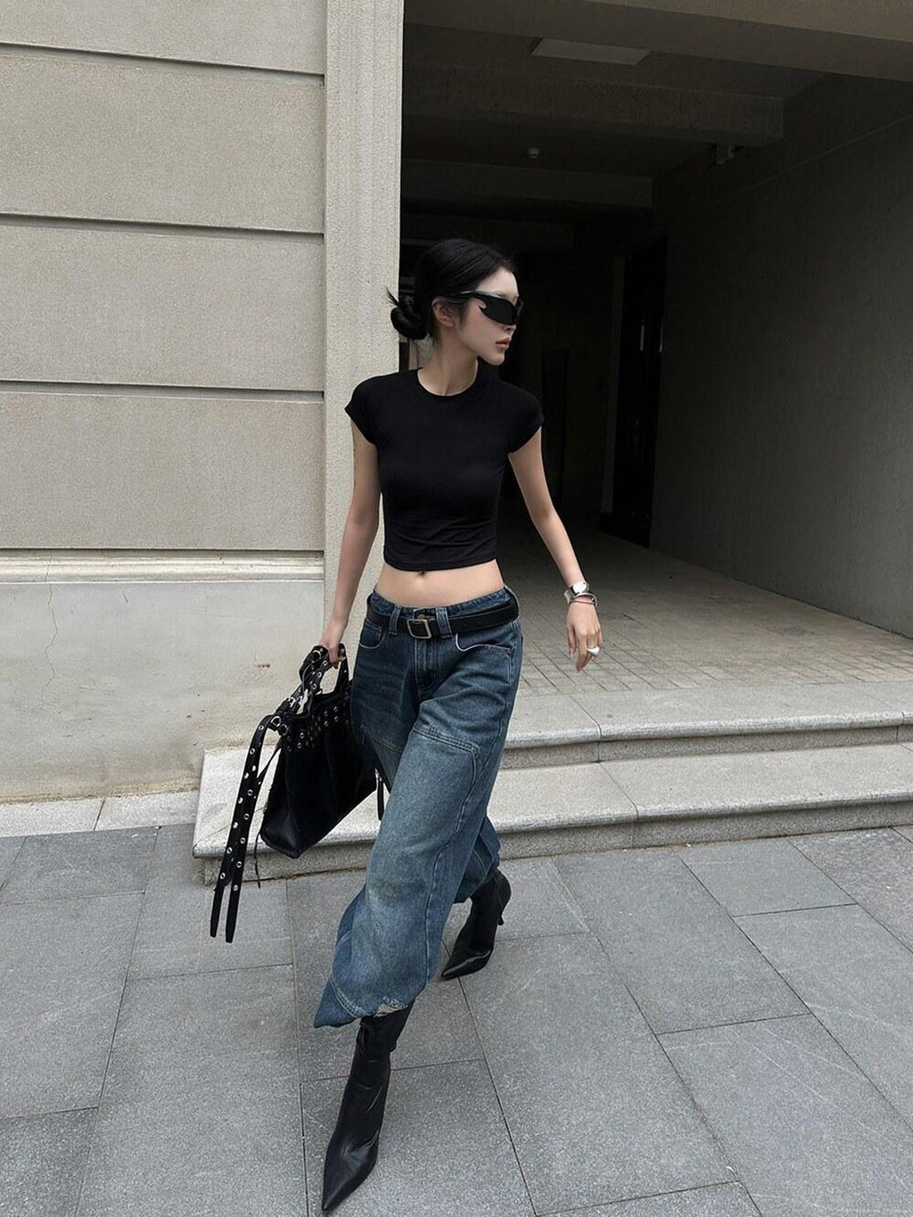 Fanptntox Black Spliced Lace Back Cropped Short Sleeve Women's Slim T-shirts