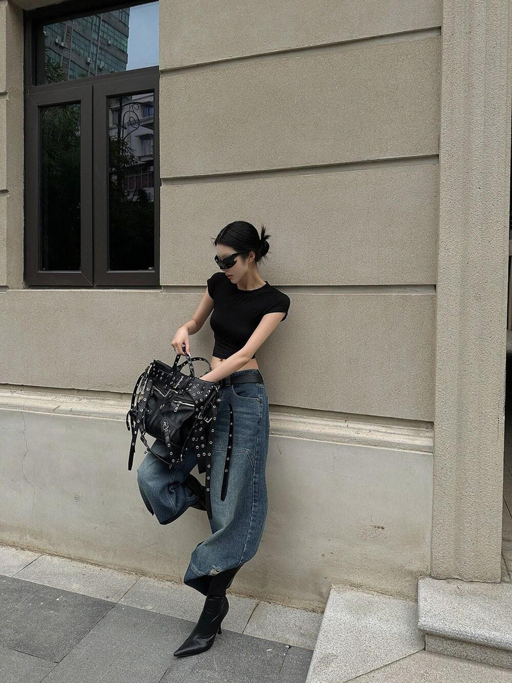 Fanptntox Black Spliced Lace Back Cropped Short Sleeve Women's Slim T-shirts