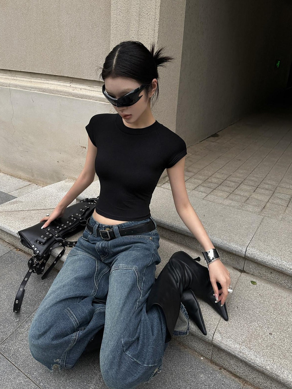 Fanptntox Black Spliced Lace Back Cropped Short Sleeve Women's Slim T-shirts