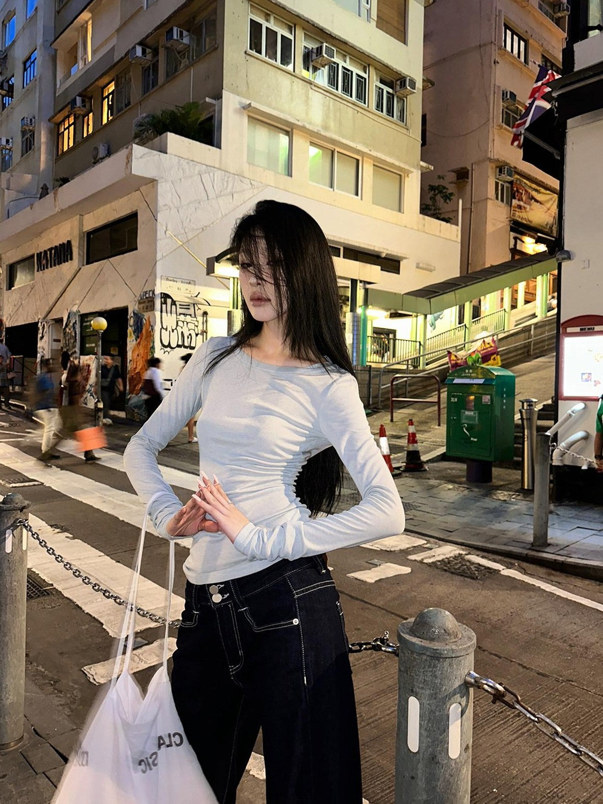 Fanptntox Blue Gray Solid Open Back Round Neck Slim Fit Women's Long Sleeve T-shirts
