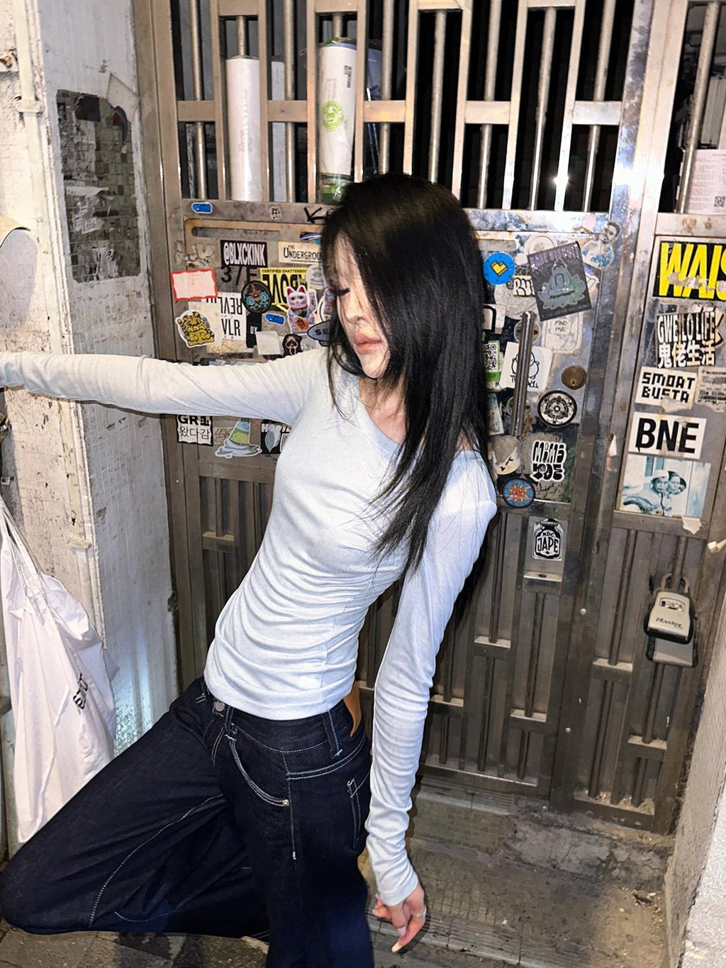 Fanptntox Blue Gray Solid Open Back Round Neck Slim Fit Women's Long Sleeve T-shirts