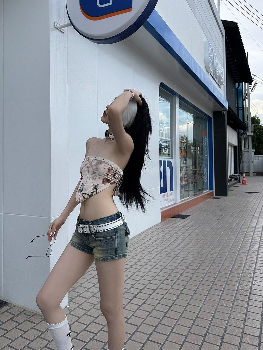Fanptntox Blue Retro Studded Low Waist Zipper Fly Slim Women's Denim Shorts