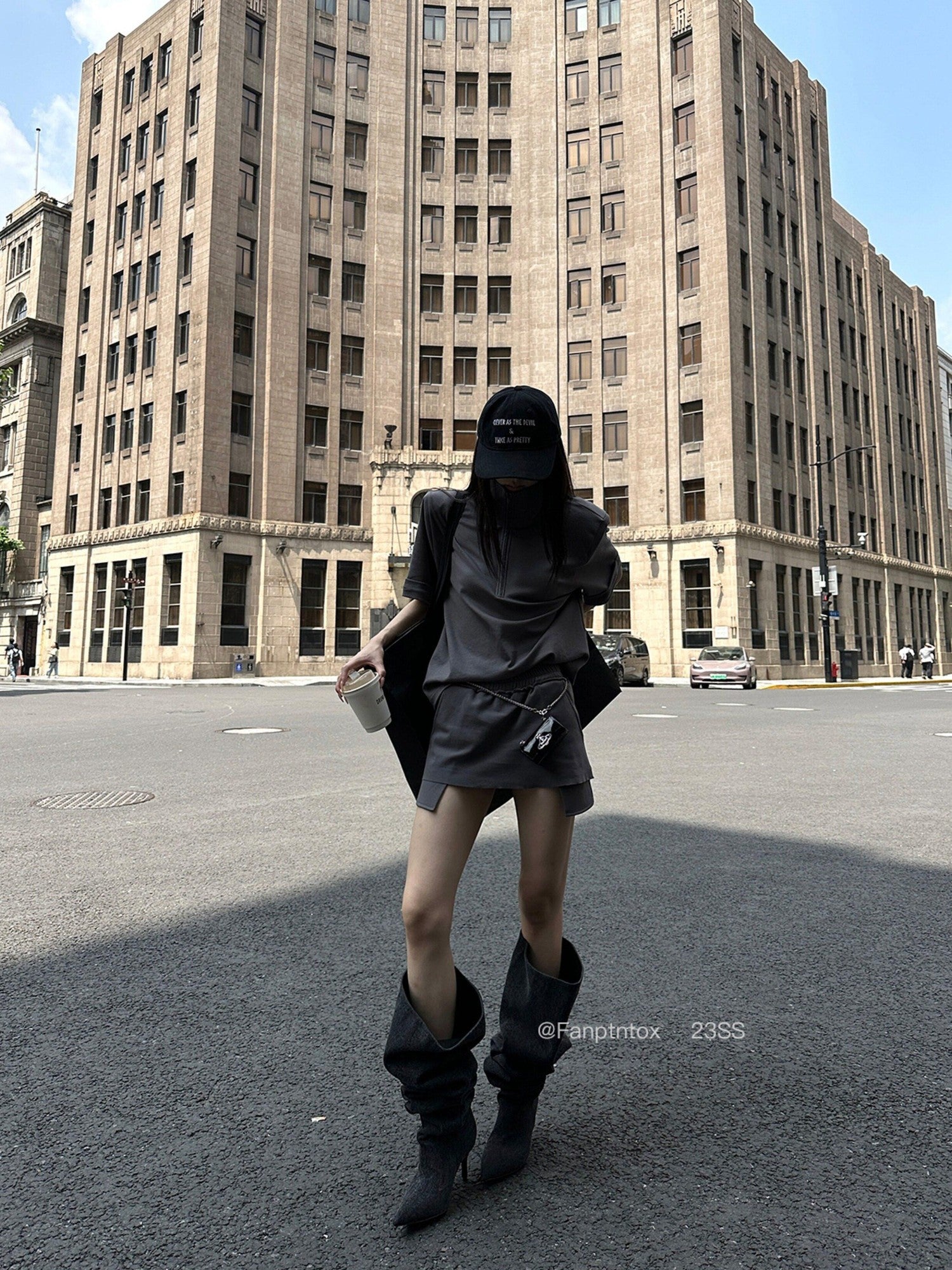 Fanptntox Gray High Neck Padded Shoulders Frayed Pocket Women's Cotton Oversized T-shirts