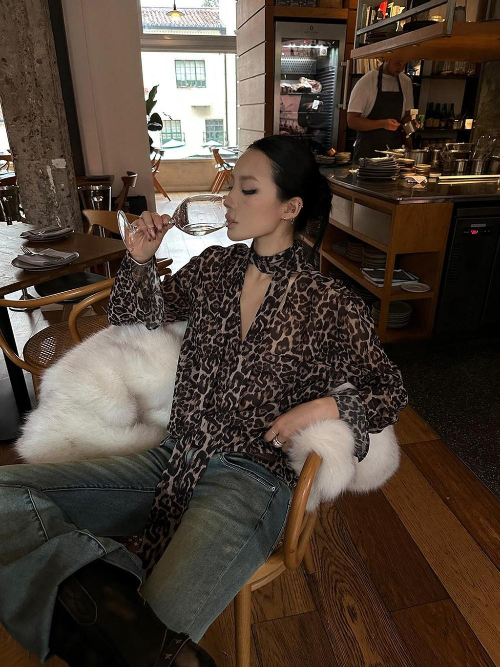Fanptntox Leopard Print V-neck Buttoned Long Sleeve Women's Other Fabric Tie-front Shirts
