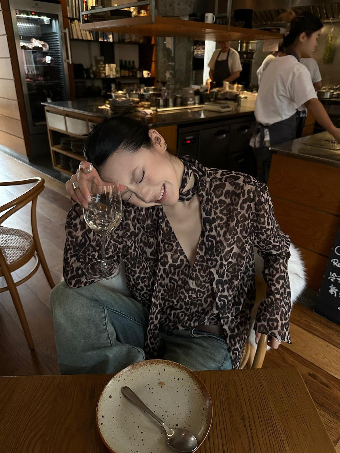 Fanptntox Leopard Print V-neck Buttoned Long Sleeve Women's Other Fabric Tie-front Shirts
