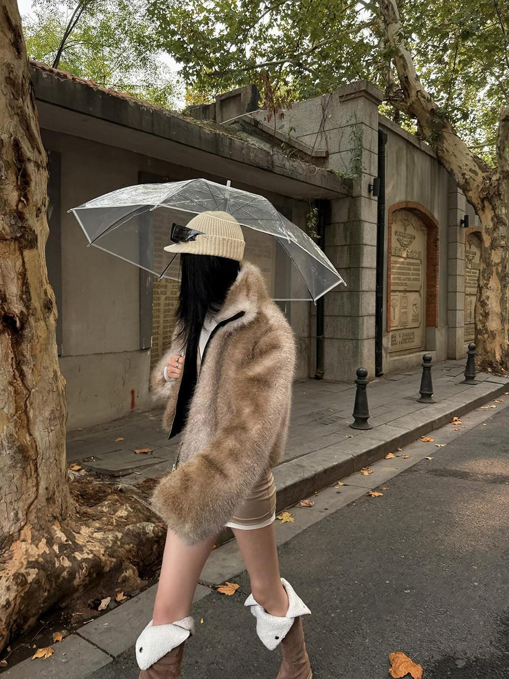 Fanptntox Light Brown Scenic Print Short Zip Plush Hooded Women's Plush Faux Fur Coats