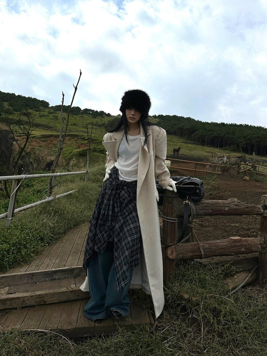 Fanptntox Long Straight Slimming Notched Lapel Women's Corduroy Beige Trench Coats