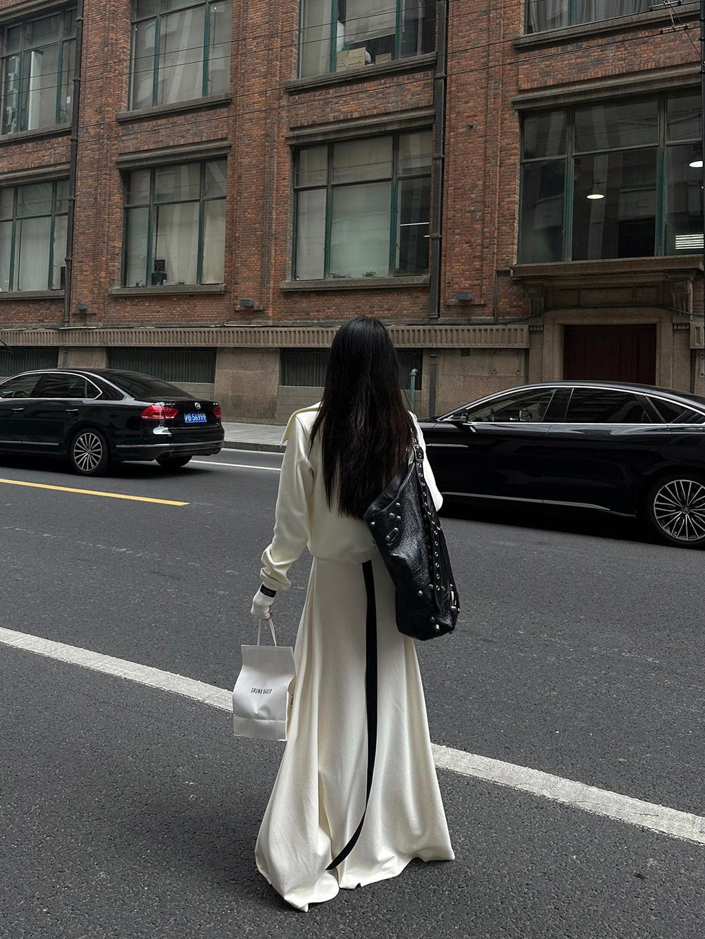 Fanptntox Off White Sleeveless Ribbon Flared High Waist U Neck Women's Casual Maxi Dresses