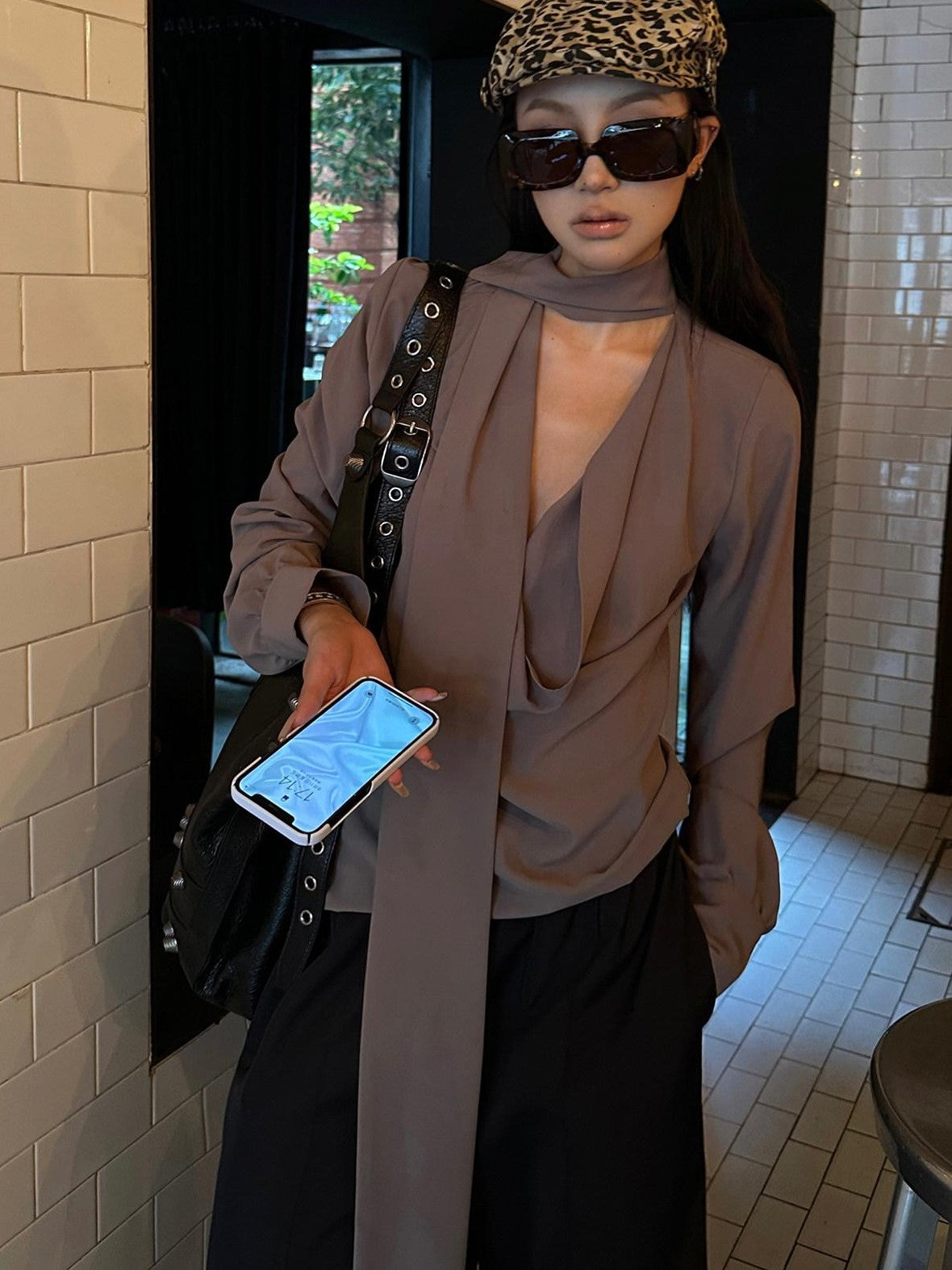 Fanptntox Solid Chestnut Draped Tie V-neck Loose Women's Polyester Long Sleeve T-shirts