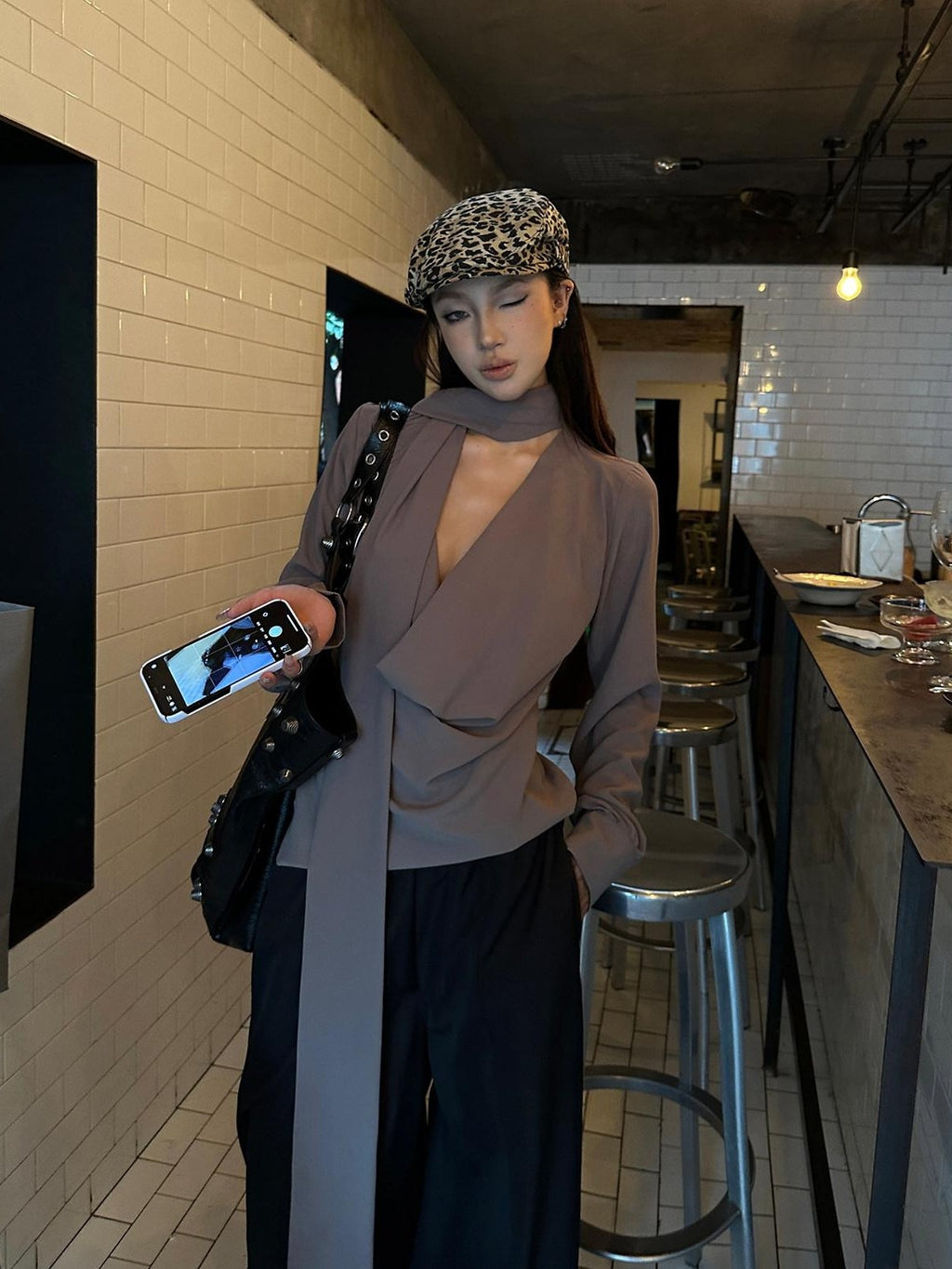 Fanptntox Solid Chestnut Draped Tie V-neck Loose Women's Polyester Long Sleeve T-shirts