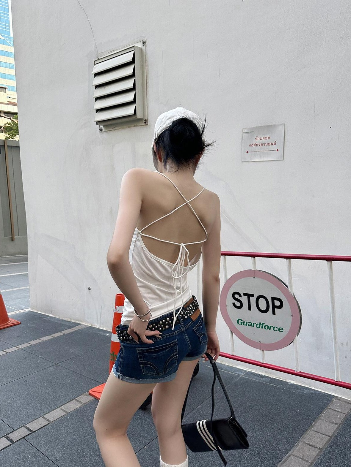 Fanptntox Solid White Cross Tie Backless Slim Fit Women's Other Fabric Camisoles