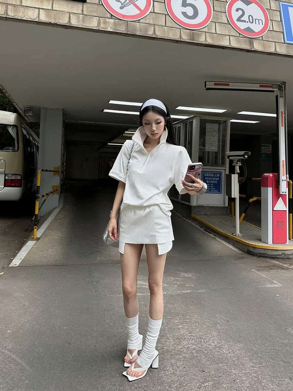 Fanptntox White High Neck Padded Shoulder Raw Hem Women's Cotton Oversized T-shirts