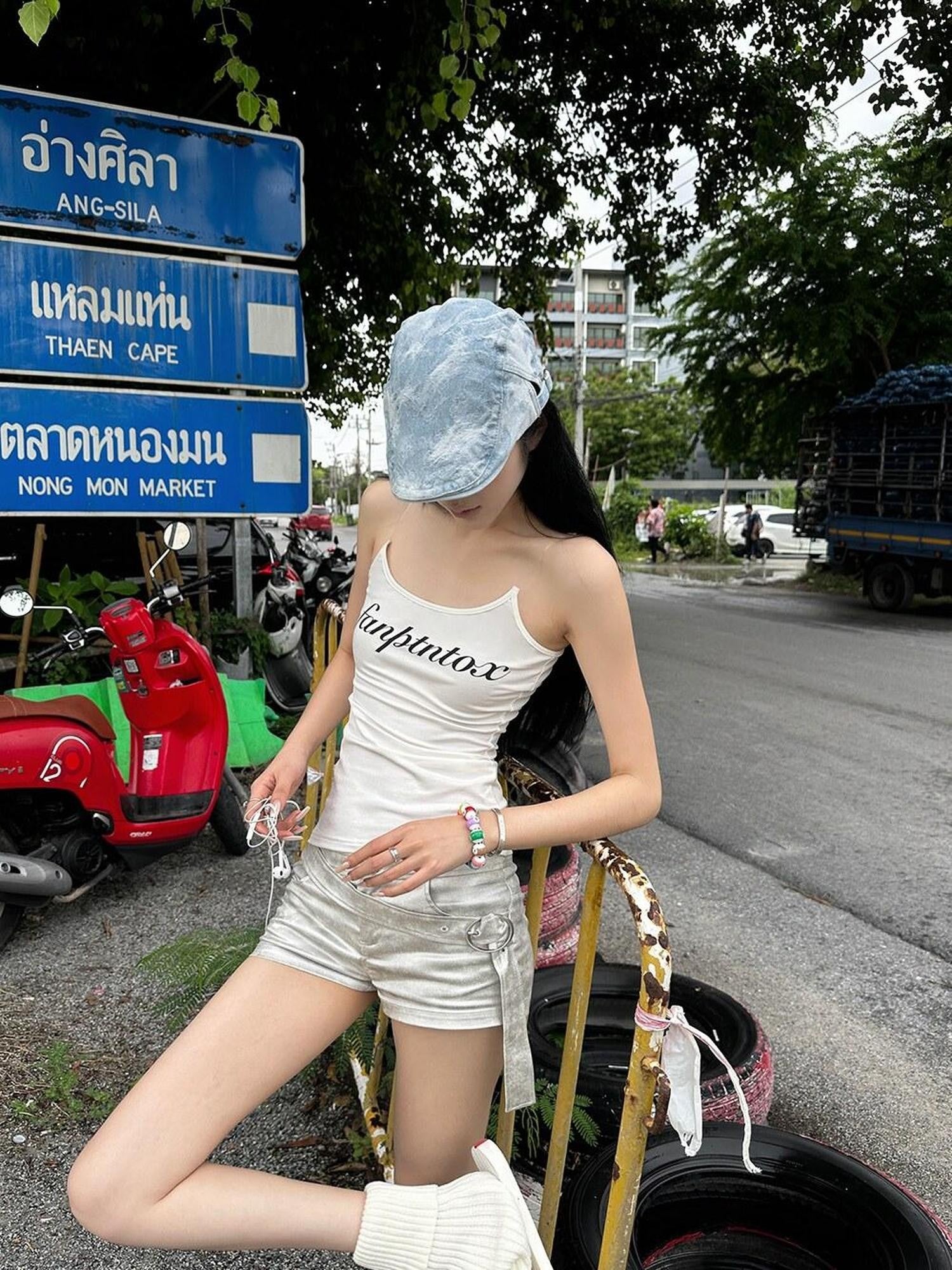 Fanptntox White Letter Print Spaghetti Strap Slimming Street Women's Camisoles