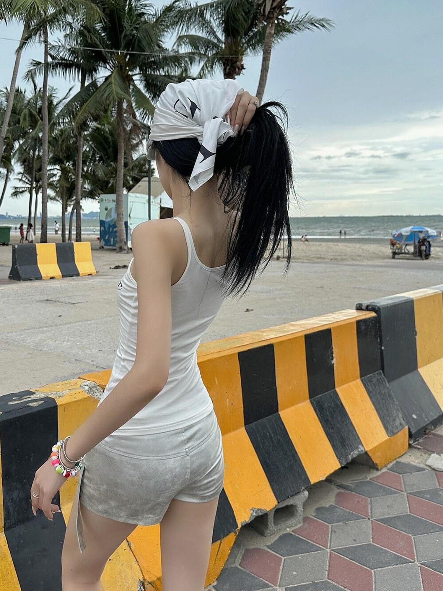 Fanptntox White Letter Print Spaghetti Strap Slimming Street Women's Camisoles