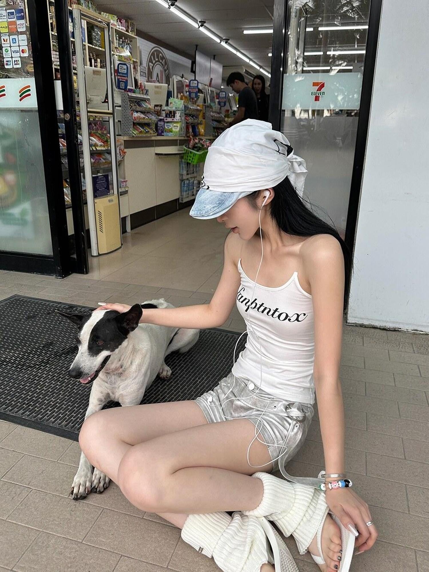 Fanptntox White Letter Print Spaghetti Strap Slimming Street Women's Camisoles