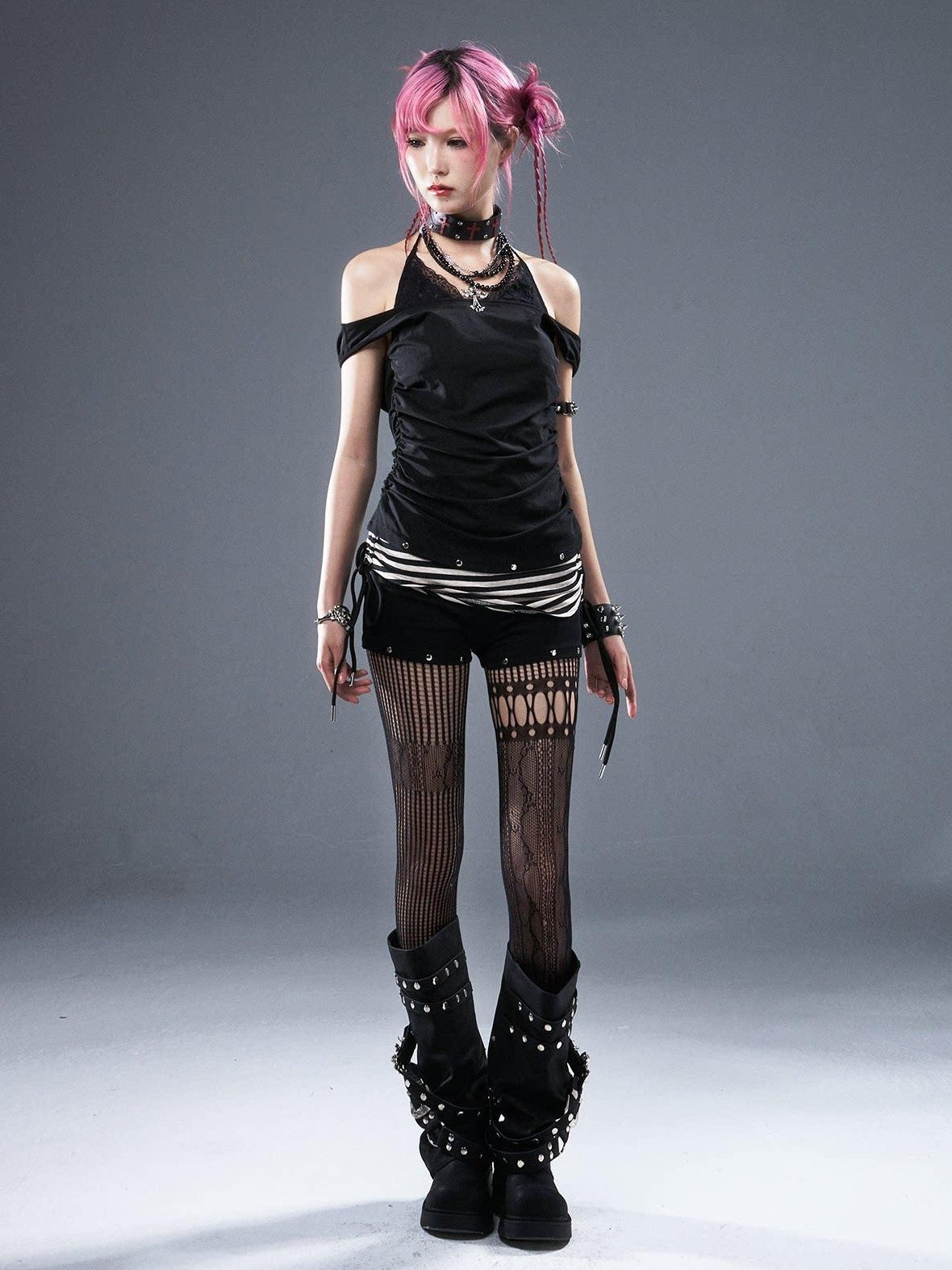 Frustration Garden Cotton Stretch Low Waist Asymmetric Slim Fit Women Black Short Trousers