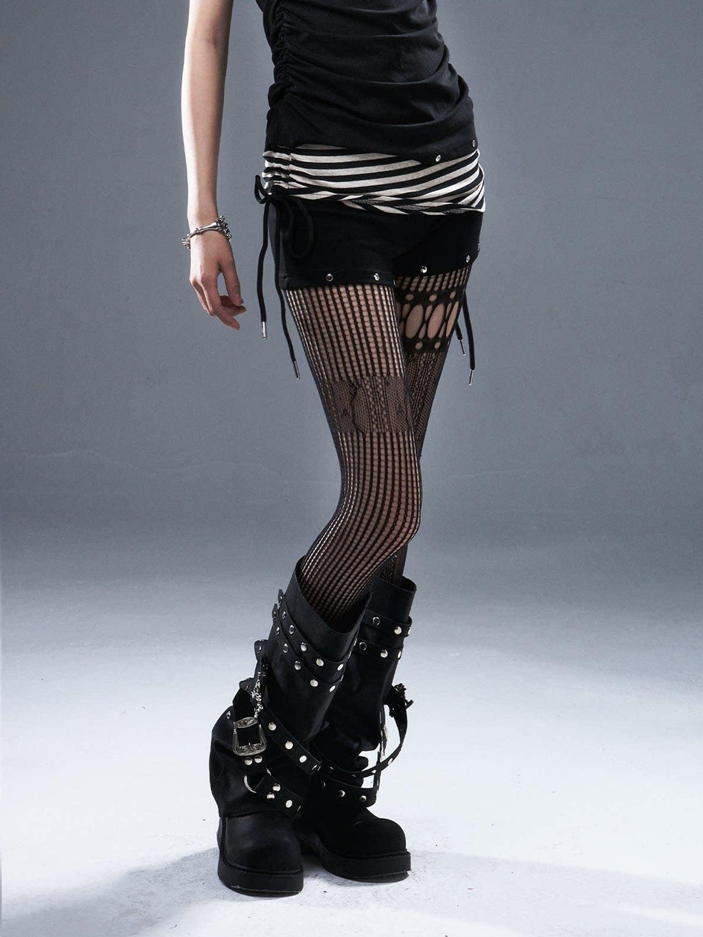 Frustration Garden Cotton Stretch Low Waist Asymmetric Slim Fit Women Black Short Trousers