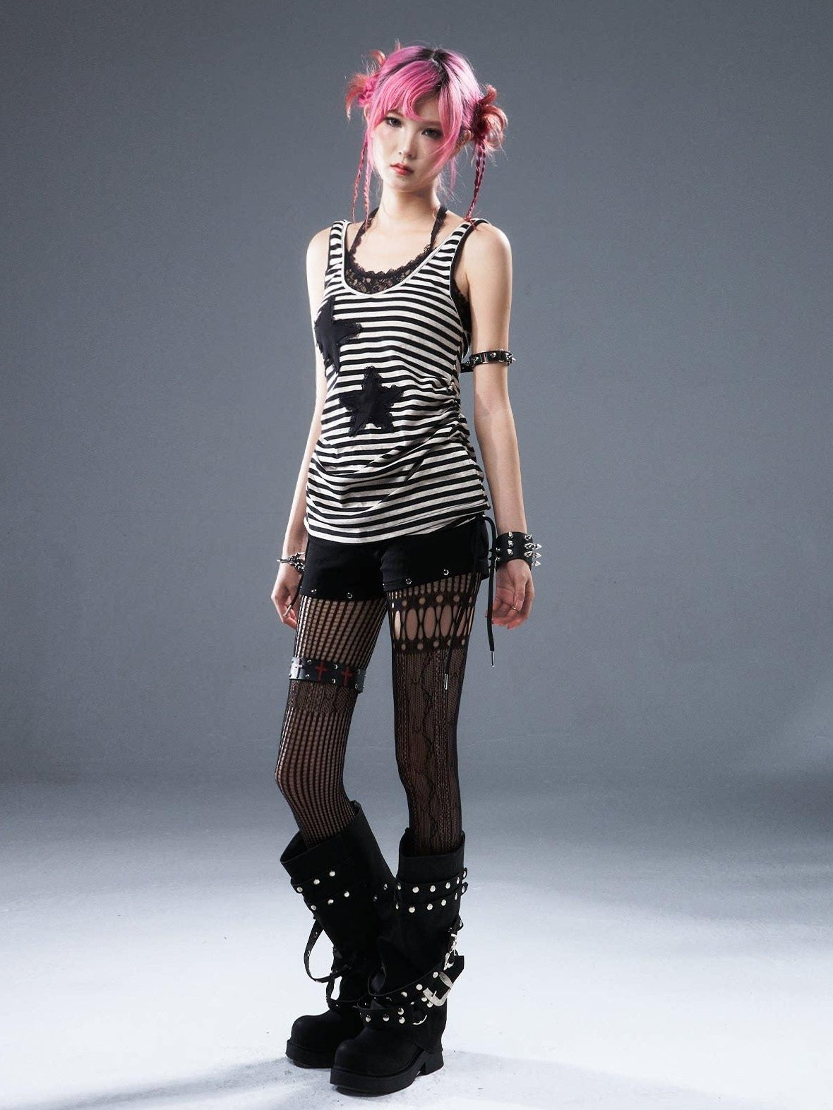Frustration Garden Cotton Stretch Low Waist Asymmetric Slim Fit Women Black Short Trousers