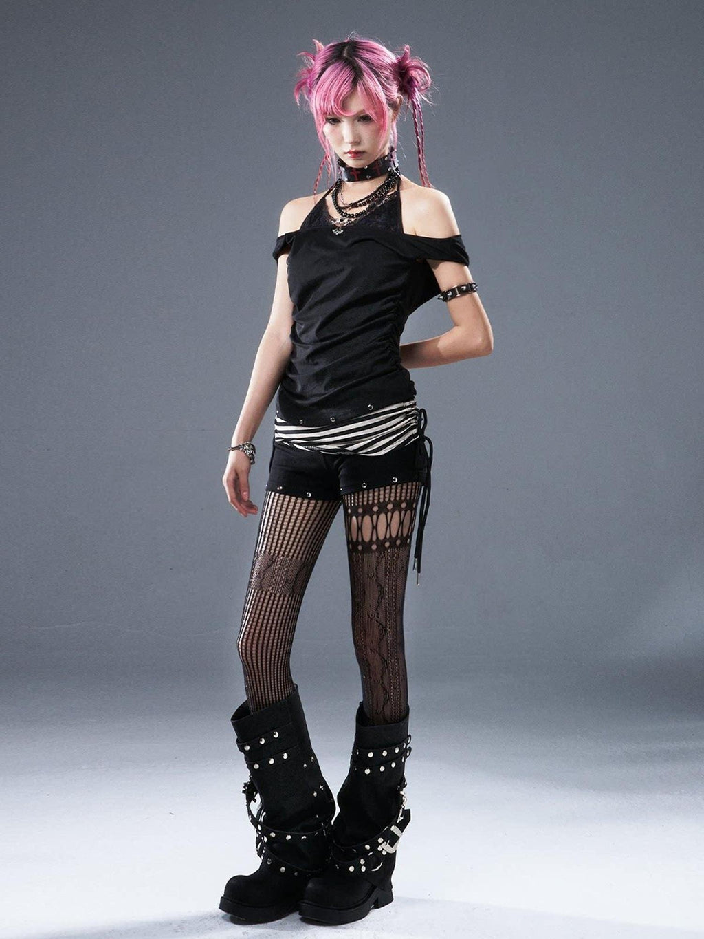 Frustration Garden Cotton Stretch Low Waist Asymmetric Slim Fit Women Black Short Trousers