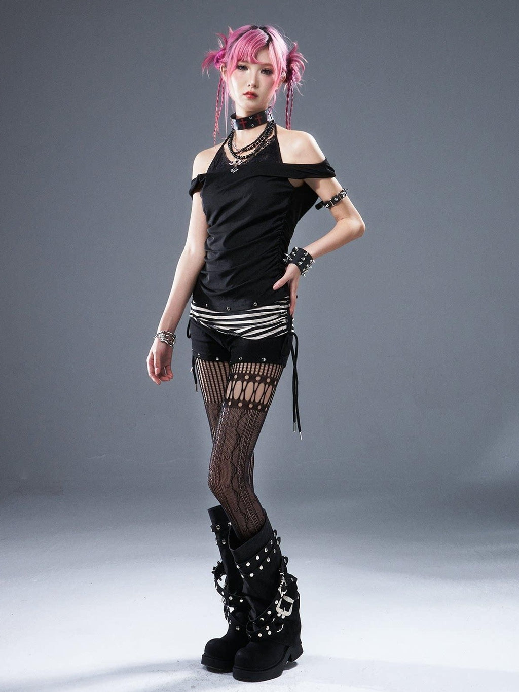 Frustration Garden Cotton Stretch Low Waist Asymmetric Slim Fit Women Black Short Trousers