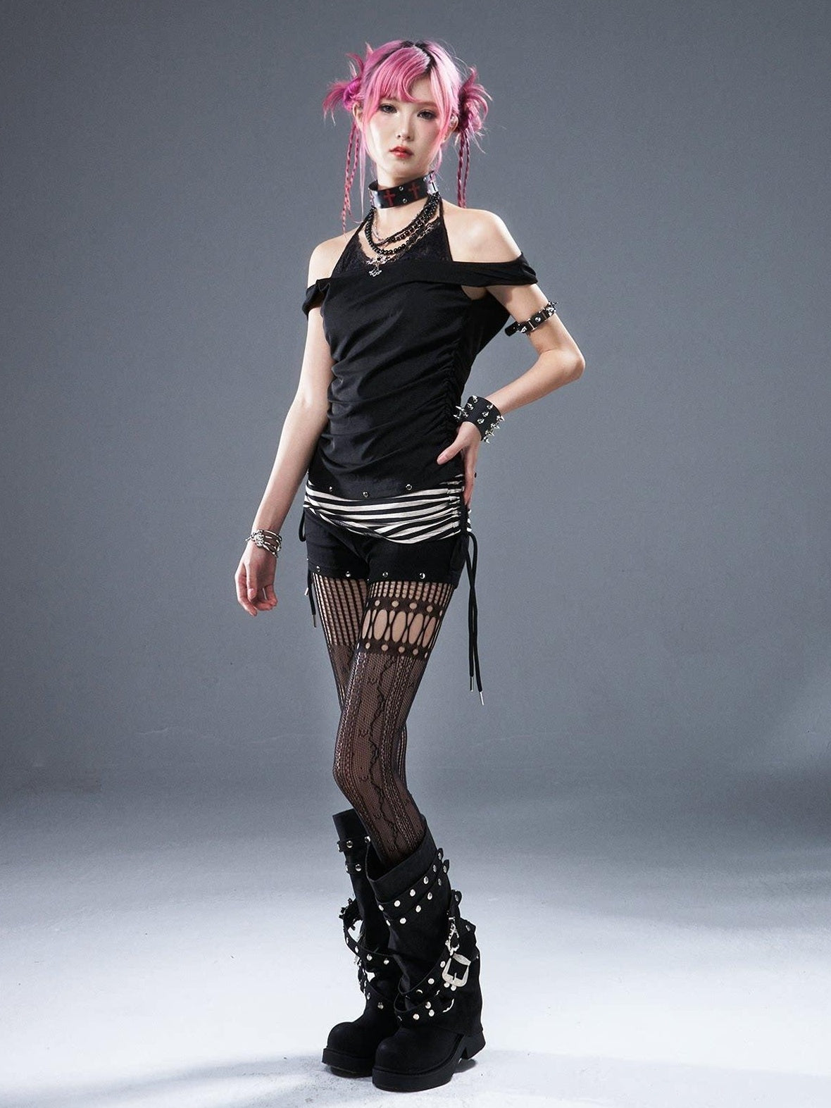 Frustration Garden Cotton Stretch Low Waist Asymmetric Slim Fit Women Black Short Trousers