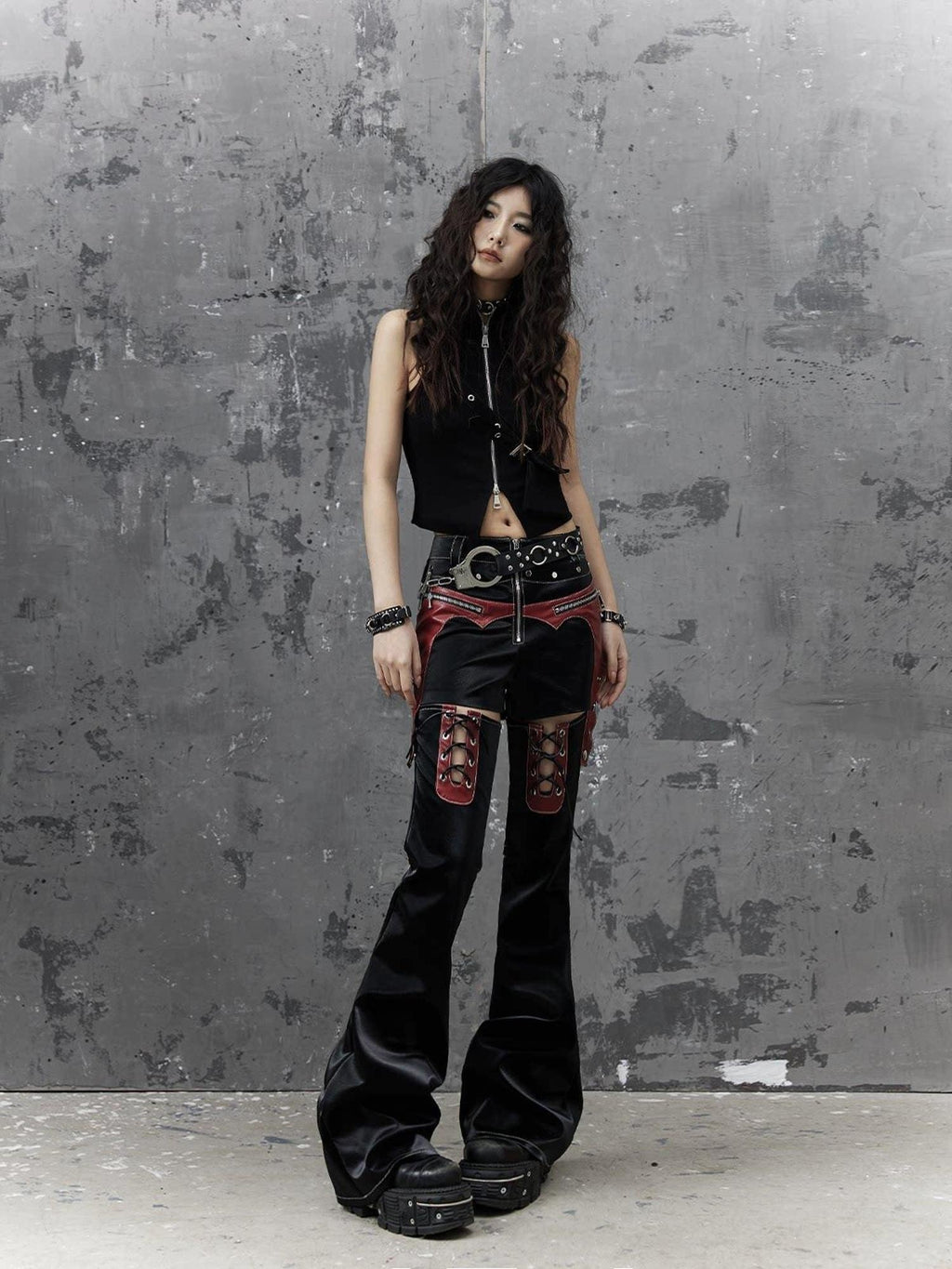 Frustration Garden Original Design Slim Curve Cropped Black Stretch Women Tank Tops