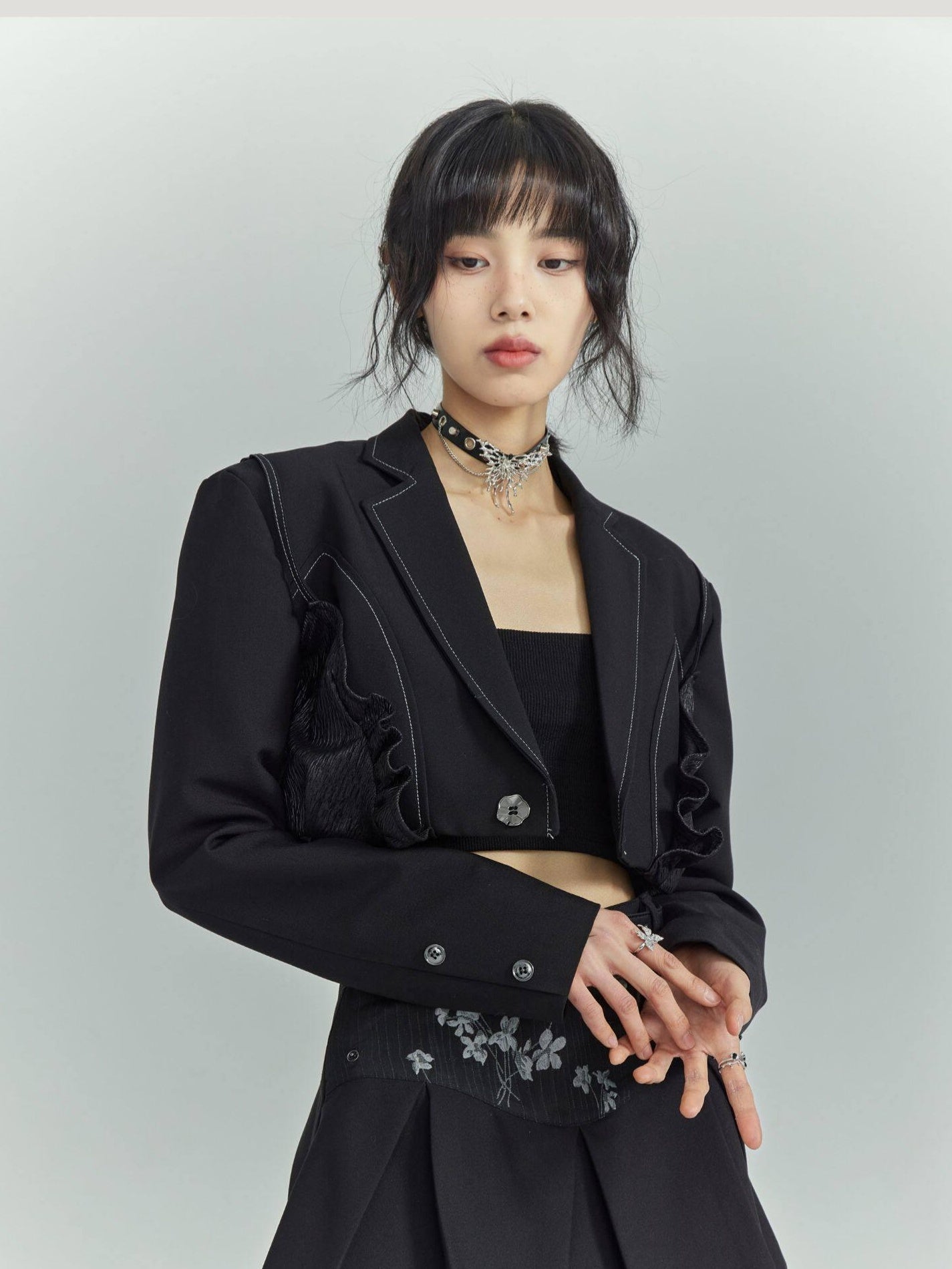 Frustration Garden Slim Unique Notched Lapel Black Button Longsleeve Stretch Blend Cropped Jackets