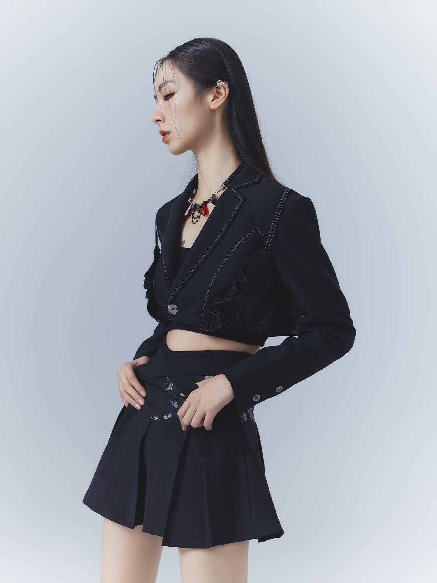 Frustration Garden Slim Unique Notched Lapel Black Button Longsleeve Stretch Blend Cropped Jackets