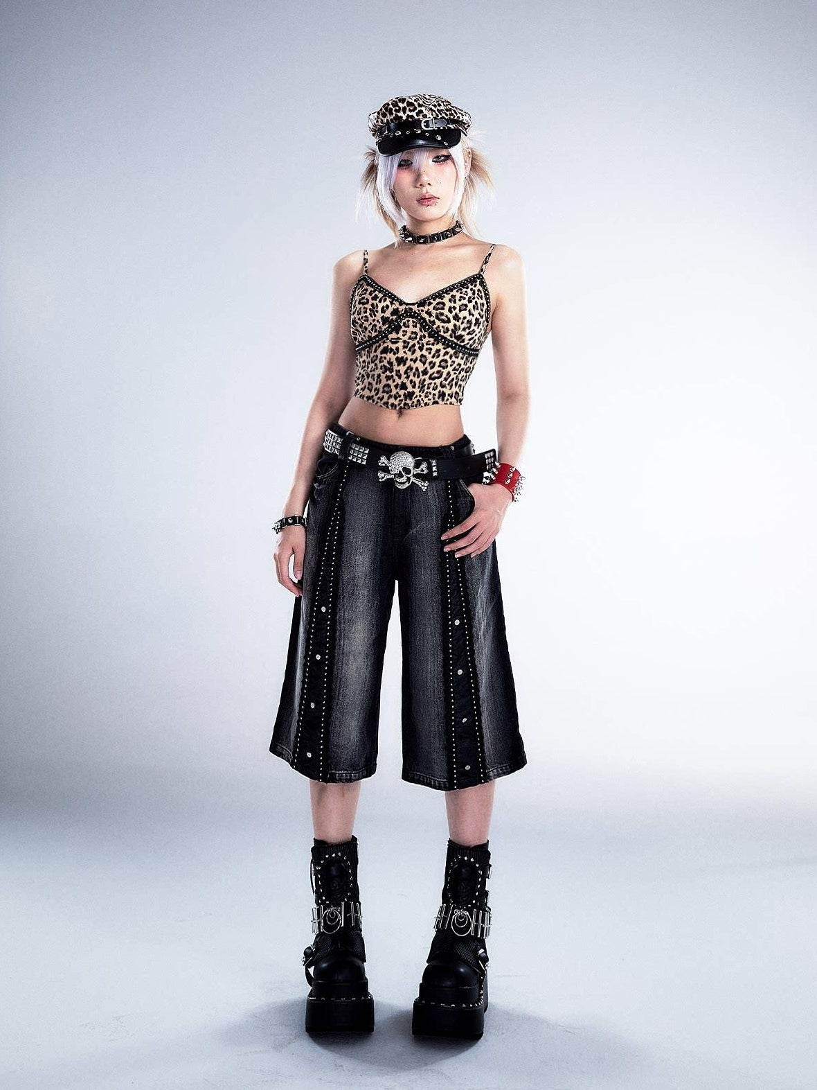 Frustration Garden Washed Black Punk Loose Natural Waist Zipper Women High Cotton Denim Shorts