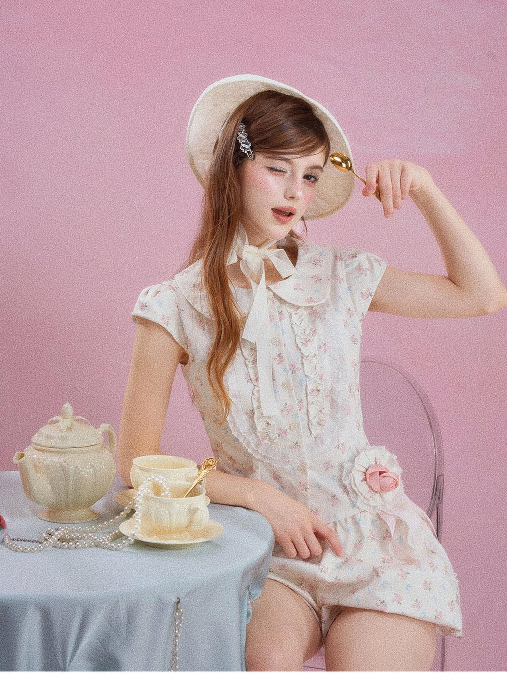 Girly Fancy Club Cream Floral Doll Collar Lace Trim Women's Casual Top & Shorts Sets