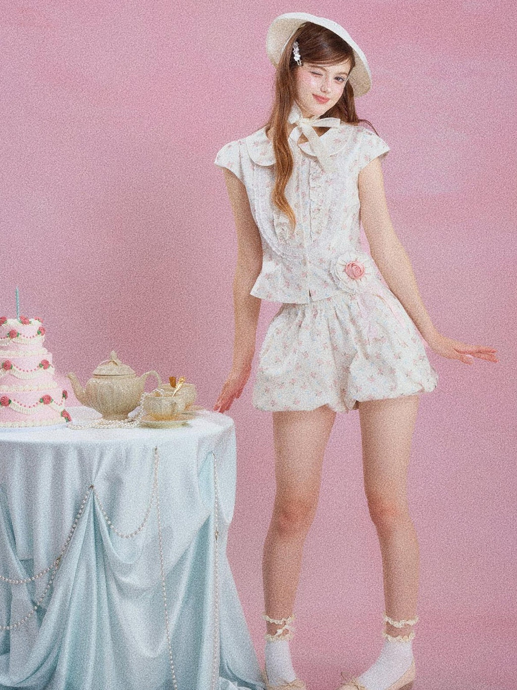 Girly Fancy Club Cream Floral Doll Collar Lace Trim Women's Casual Top & Shorts Sets