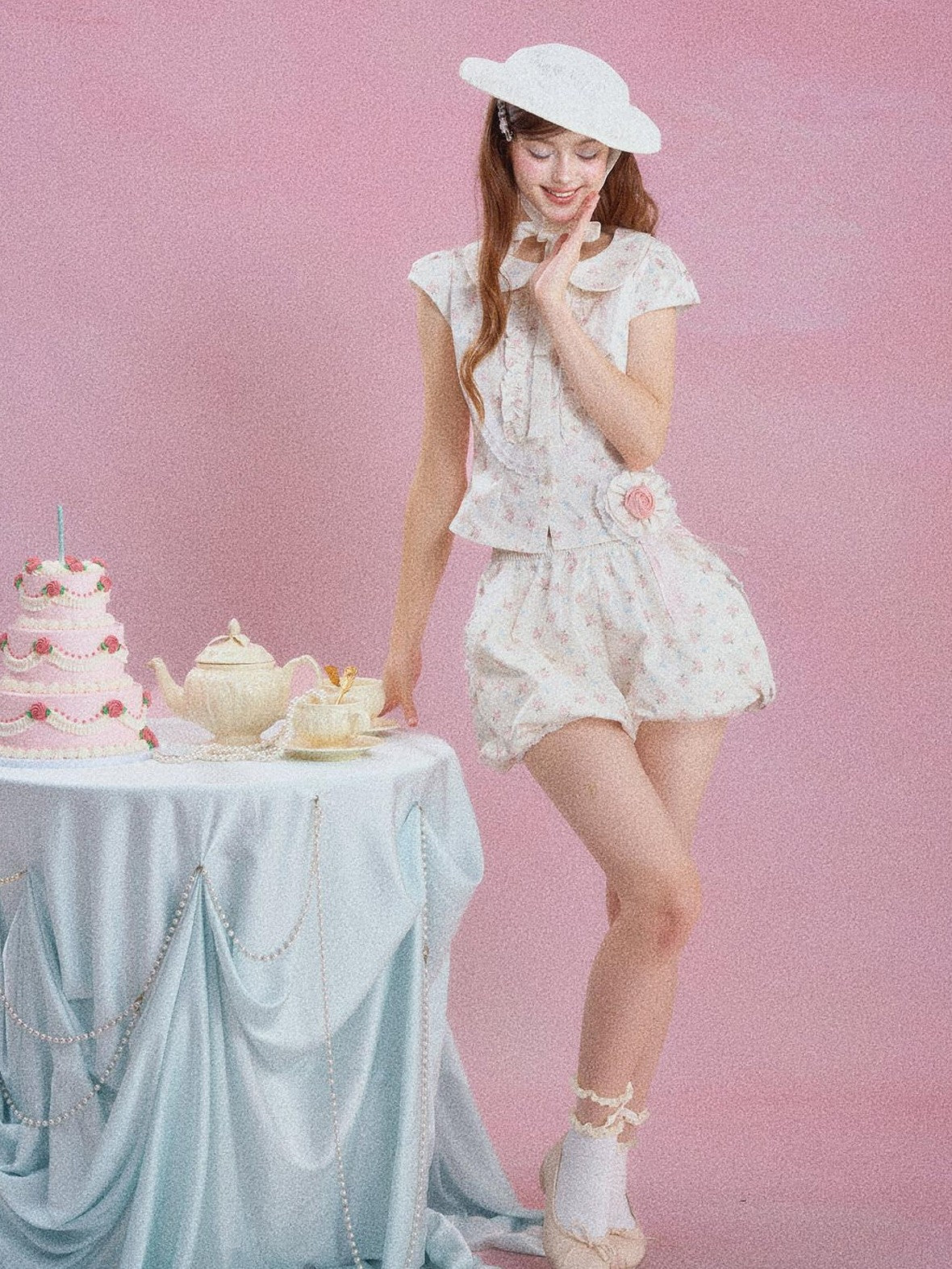 Girly Fancy Club Cream Floral Doll Collar Lace Trim Women's Casual Top & Shorts Sets