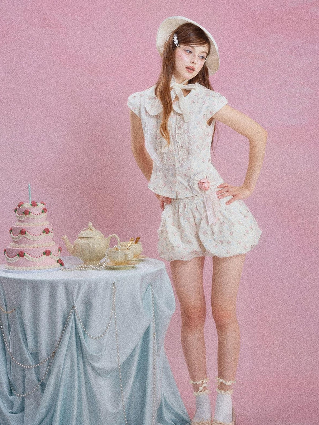 Girly Fancy Club Cream Floral Doll Collar Lace Trim Women's Casual Top & Shorts Sets