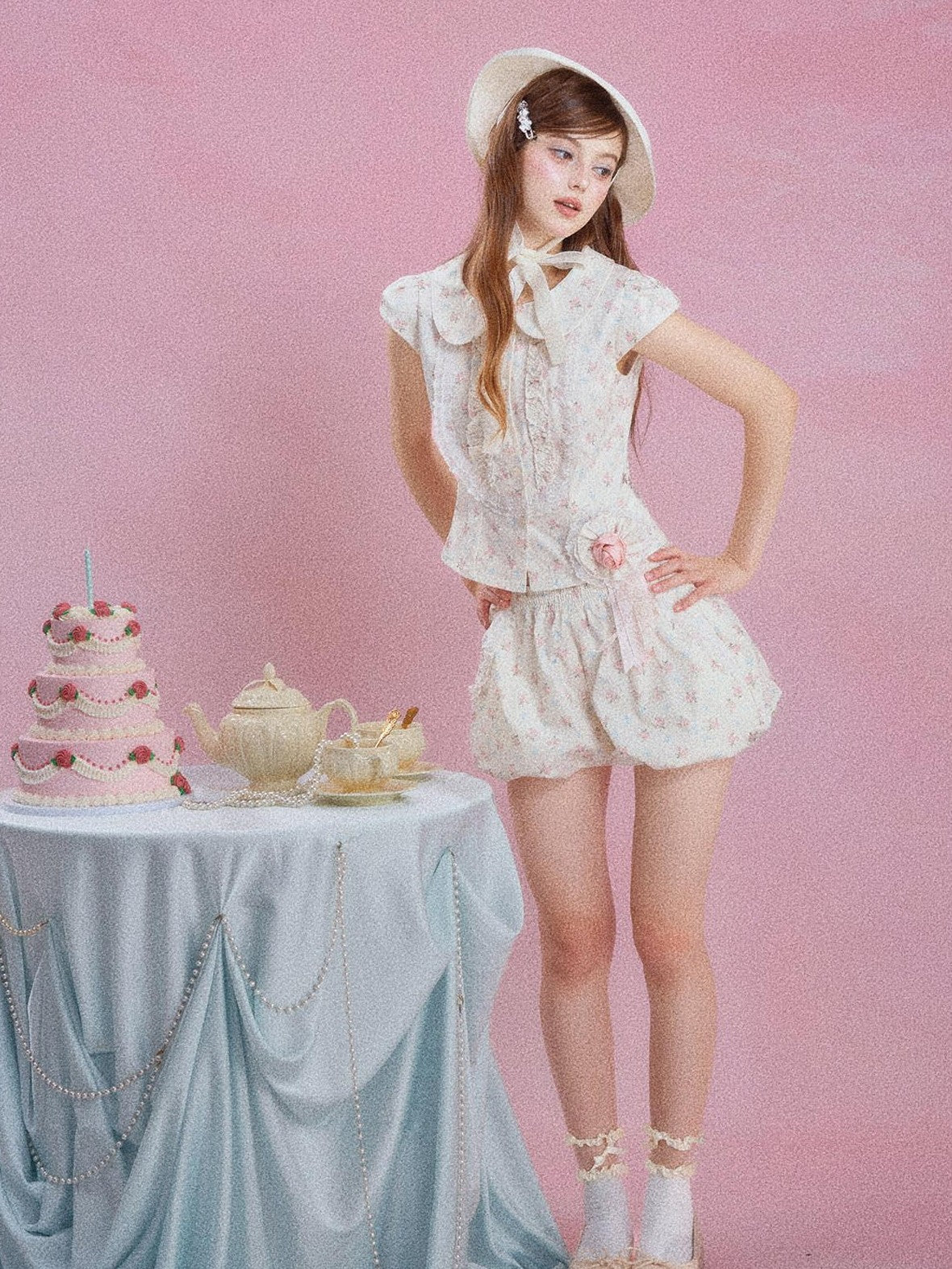 Girly Fancy Club Cream Floral Doll Collar Lace Trim Women's Casual Top & Shorts Sets