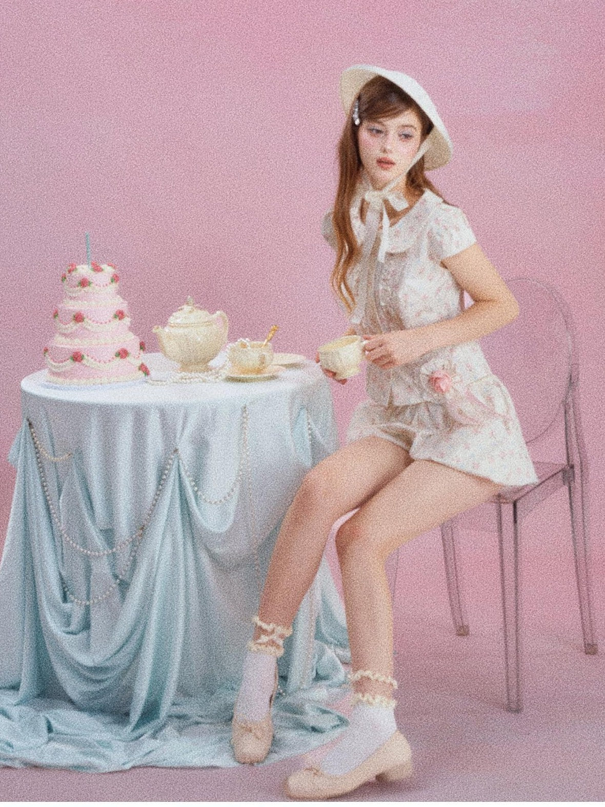 Girly Fancy Club Cream Floral Doll Collar Lace Trim Women's Casual Top & Shorts Sets