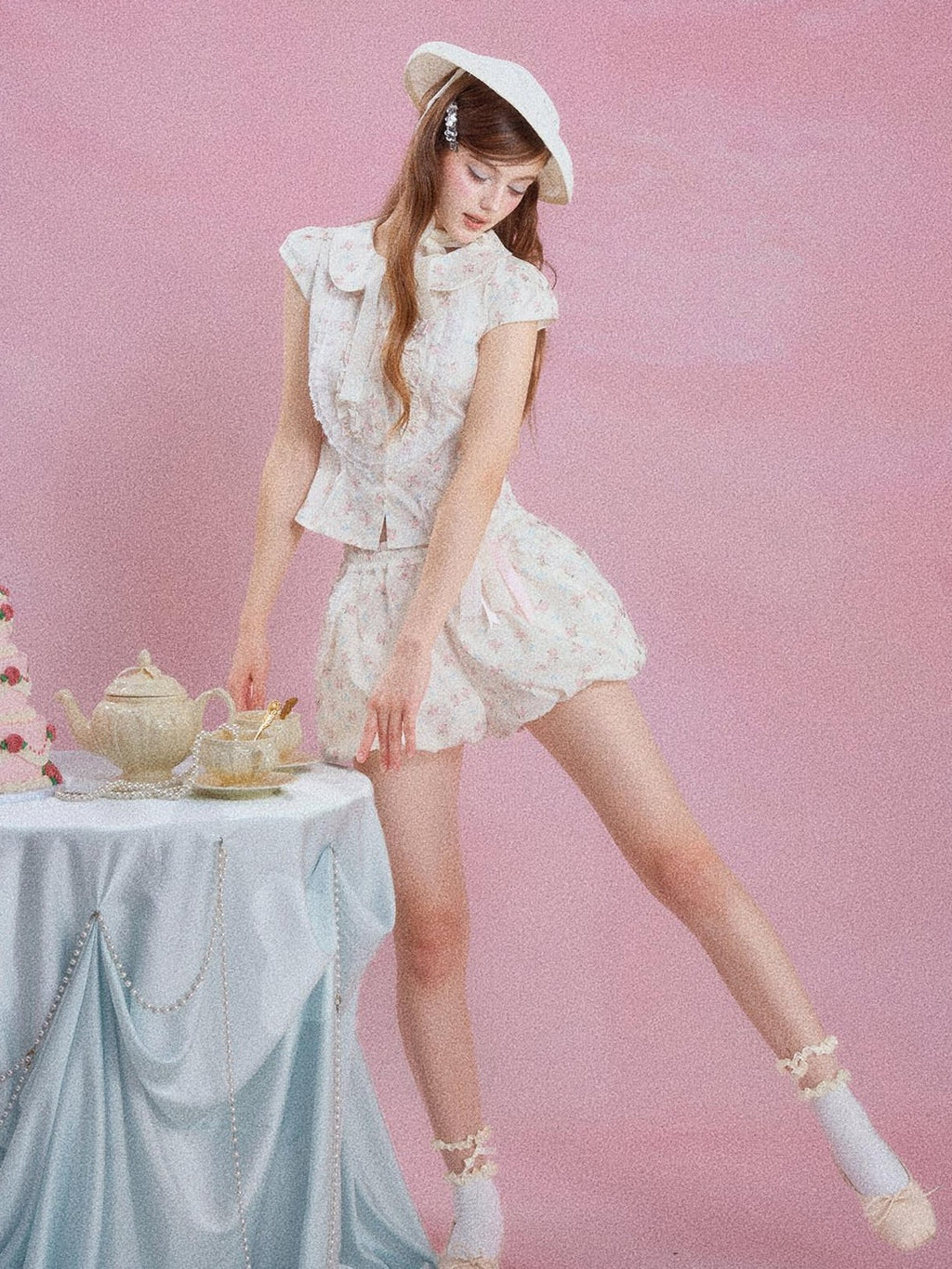 Girly Fancy Club Cream Floral Doll Collar Lace Trim Women's Casual Top & Shorts Sets