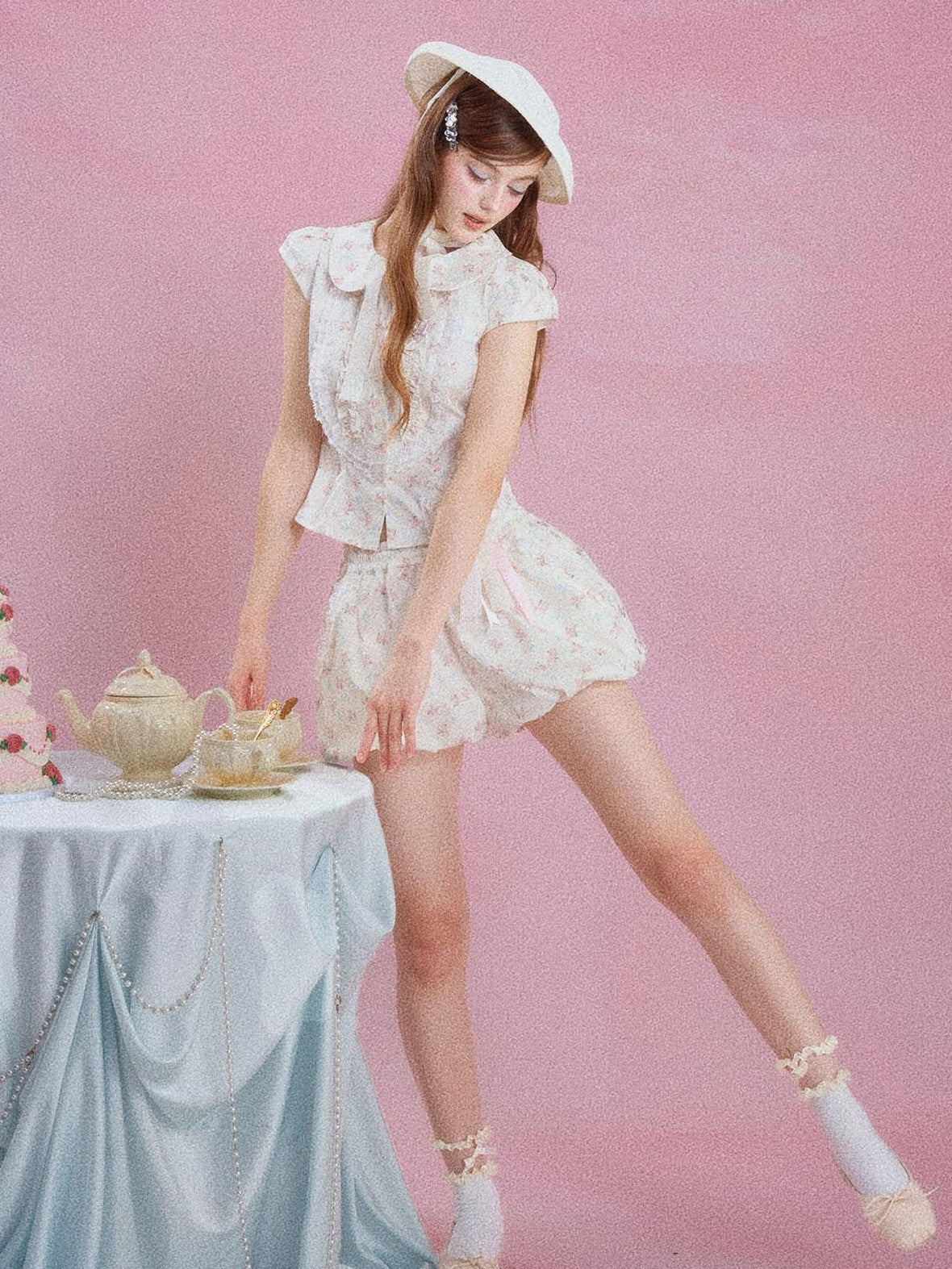 Girly Fancy Club Cream Floral Doll Collar Lace Trim Women's Casual Top & Shorts Sets
