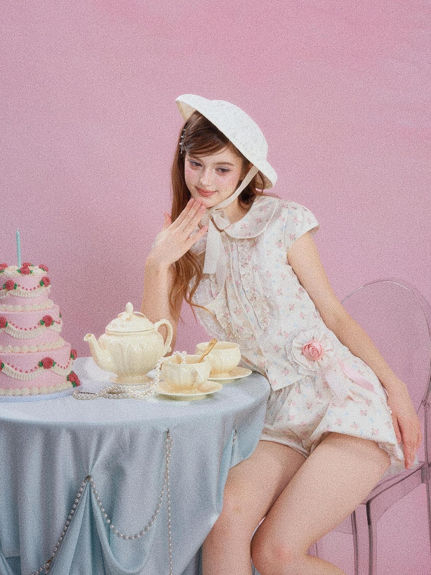 Girly Fancy Club Cream Floral Doll Collar Lace Trim Women's Casual Top & Shorts Sets