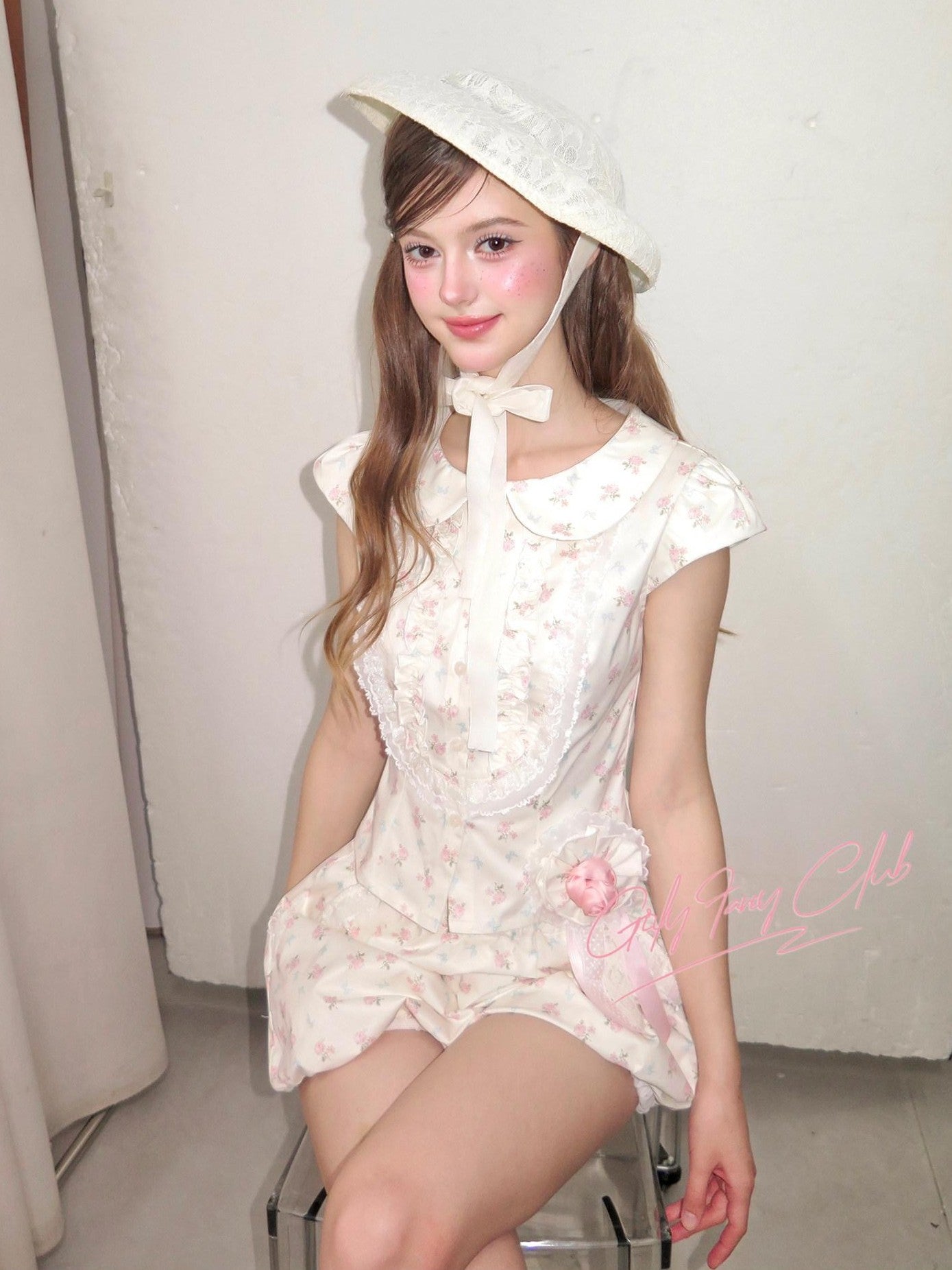 Girly Fancy Club Cream Floral Doll Collar Lace Trim Women's Casual Top & Shorts Sets