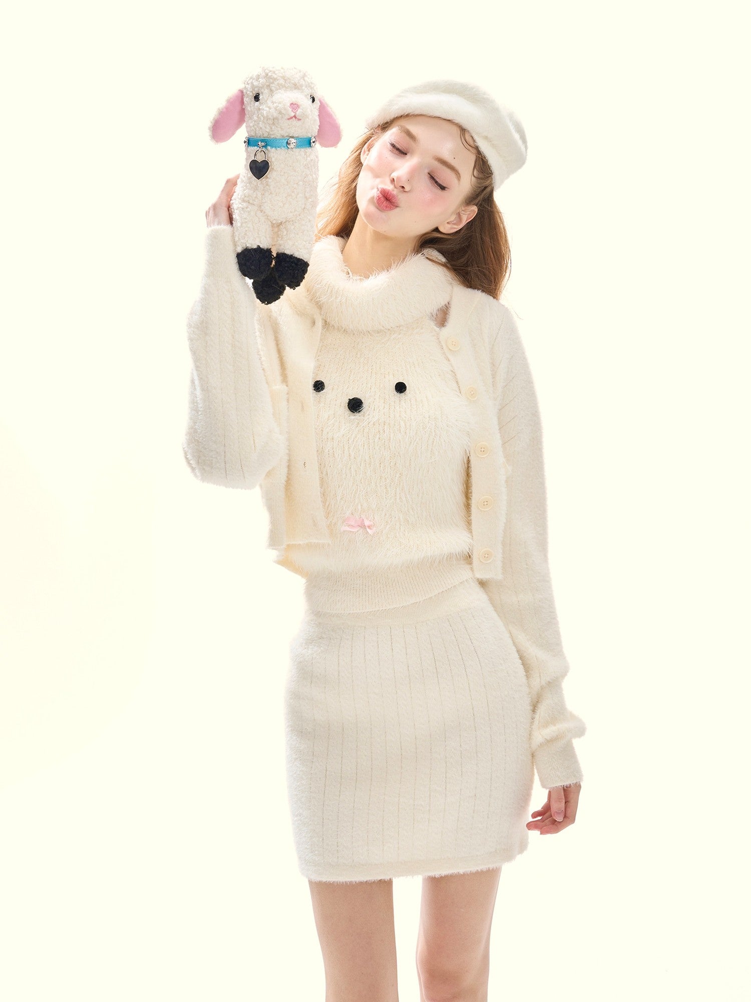 Girly Fancy Club Cream Soft Button V-neck Short Knitted Women's Nylon Blend Cardigans